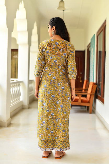 Anam Ethnic Set Women Printed Straight Kurta and Pant set with Dupatta