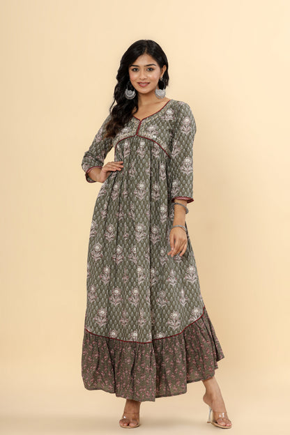 Anam jaipuri Women Printed Pure Cotton Anarkali Kurta in Green