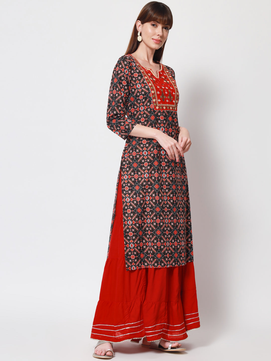 Anam jaipuri Embroidered Straight Kurti in Black & Red