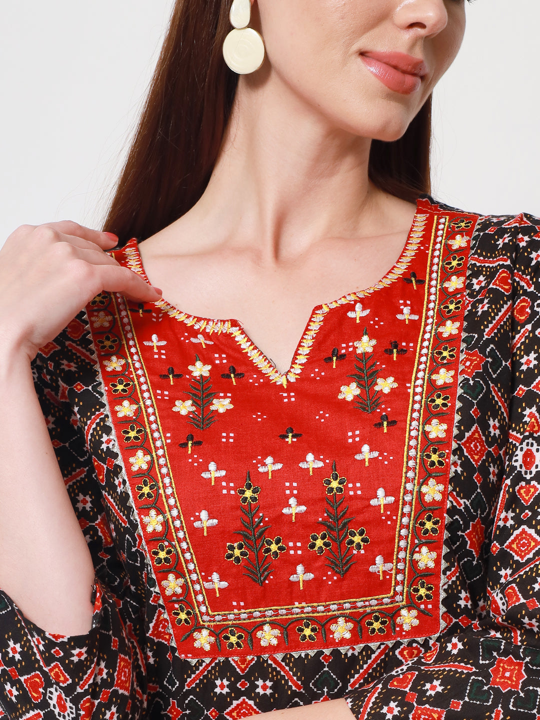 Anam jaipuri Embroidered Straight Kurti in Black & Red