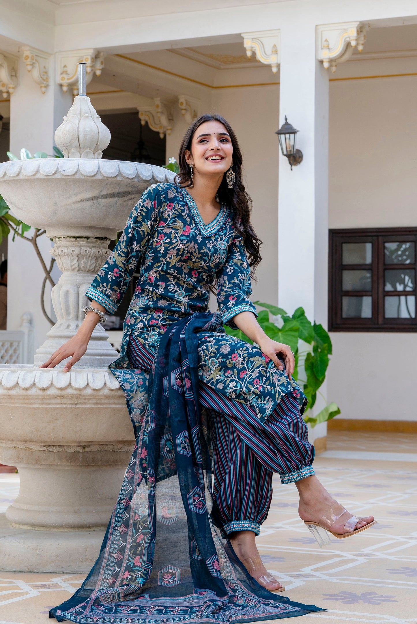 Anam Ethnic Set Women Printed Straight Kurta and Pant set with Dupatta