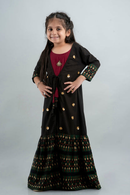 Anam jaipuri Girls Embellished Anarkali Kurta in Black & Maroon