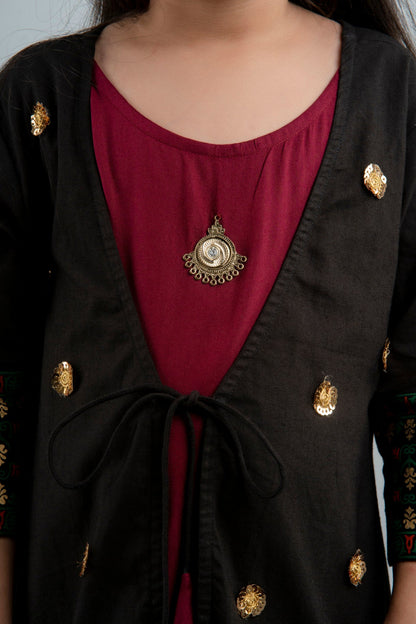 Anam jaipuri Girls Embellished Anarkali Kurta in Black & Maroon