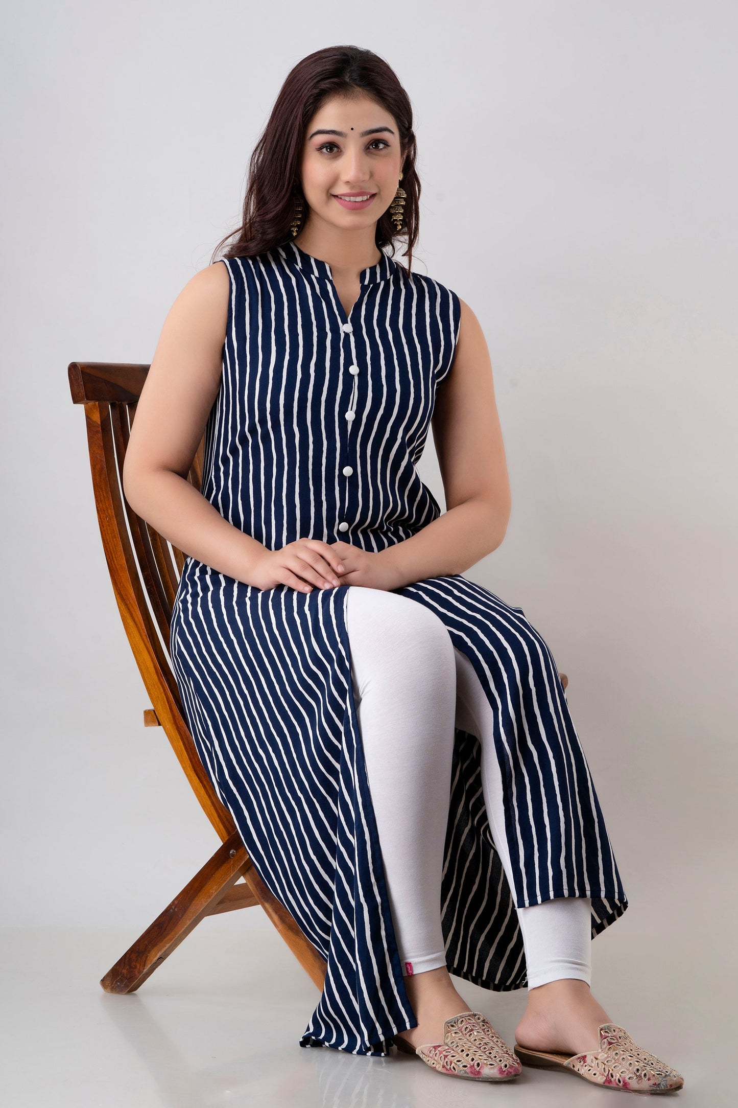 Anam jaipuri Stripe Print Front slit Kurti in Blue