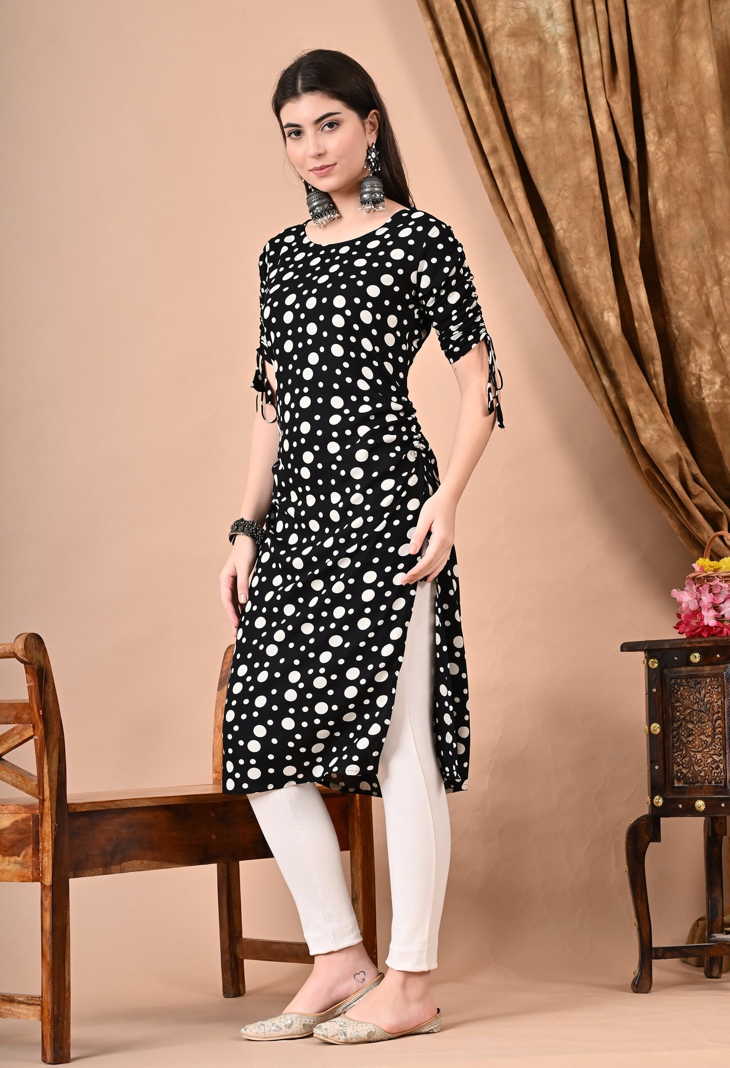 Anam jaipuri  Polka Dots Straight Kurti in Black