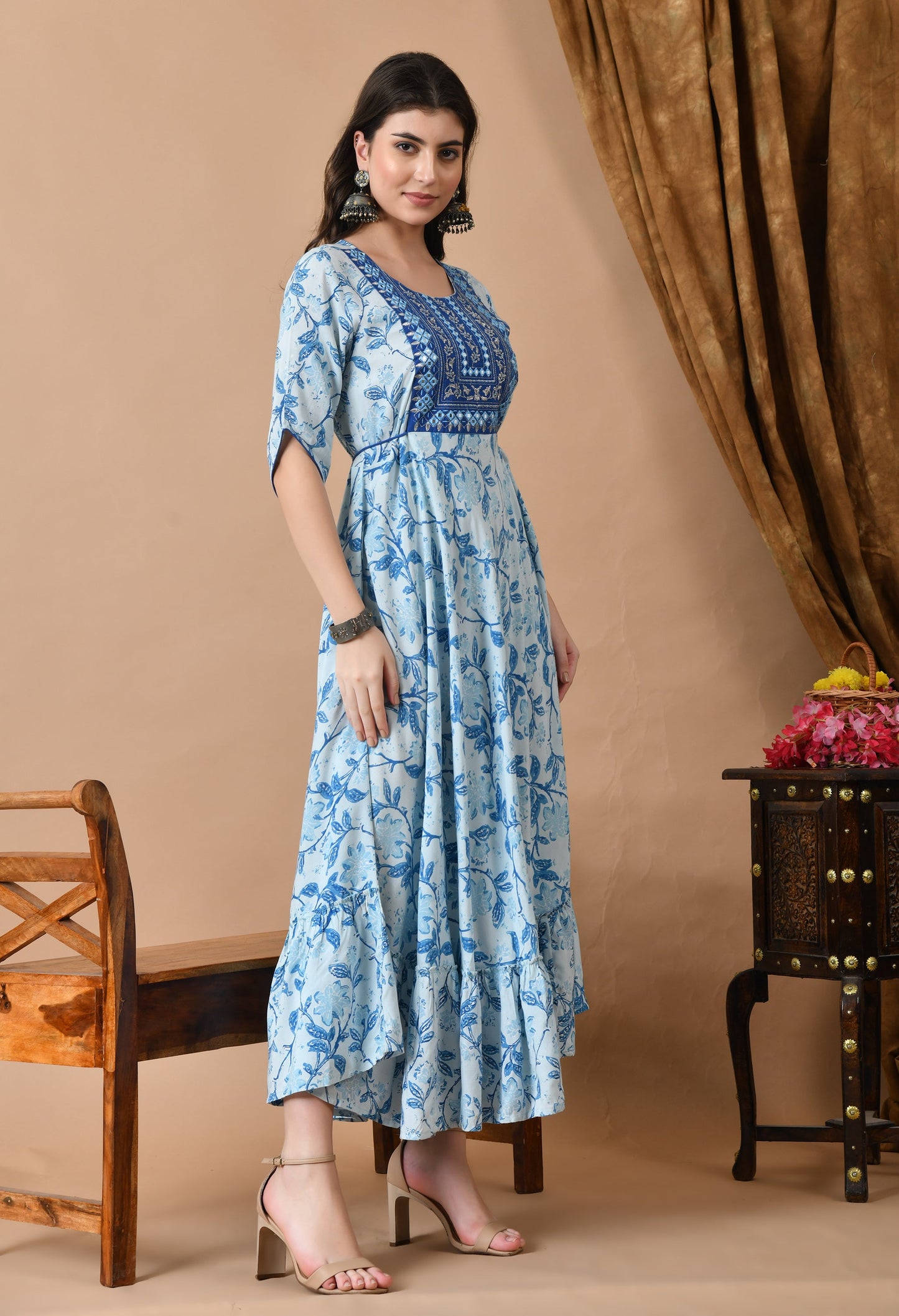 Anam jaipuri  Women Embroidered Anarkali Kurta