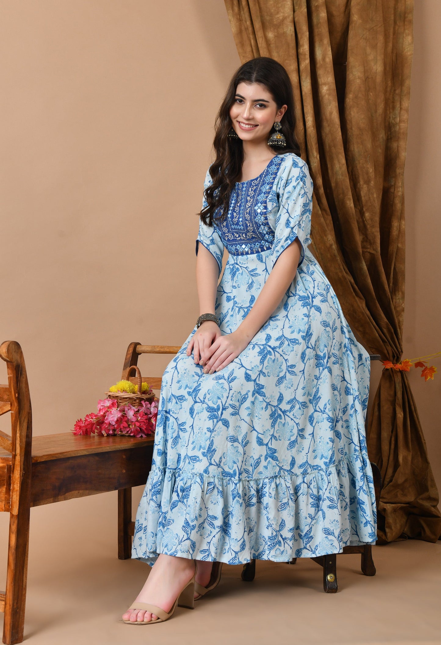 Anam jaipuri  Women Embroidered Anarkali Kurta