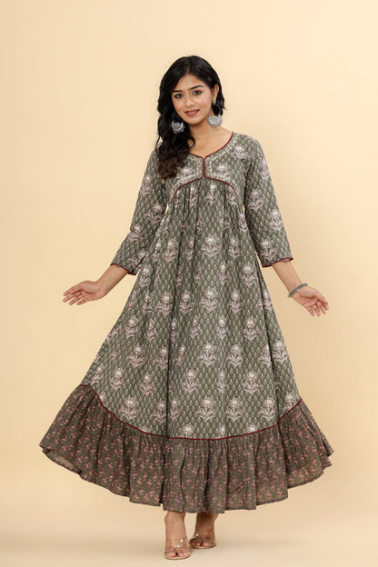 Anam jaipuri Women Printed Pure Cotton Anarkali Kurta in Green