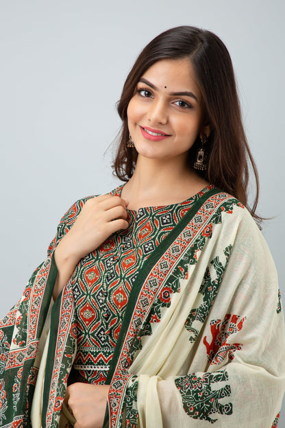 Printed Straight Kurta With Pant & Dupatta Set