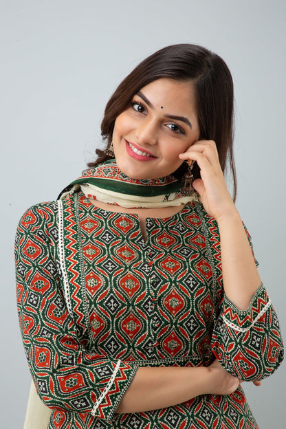 Printed Straight Kurta With Pant & Dupatta Set